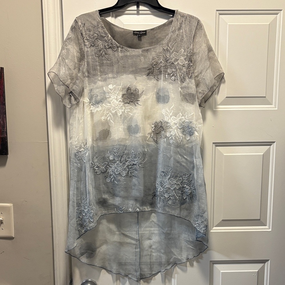 Elegant Gray and White Floral Tunic